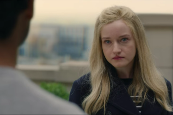 Julia Garner in 'Inventing Anna'